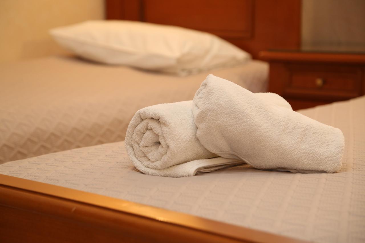 Aegli Hotell Ermoupoli Exteriör bild
